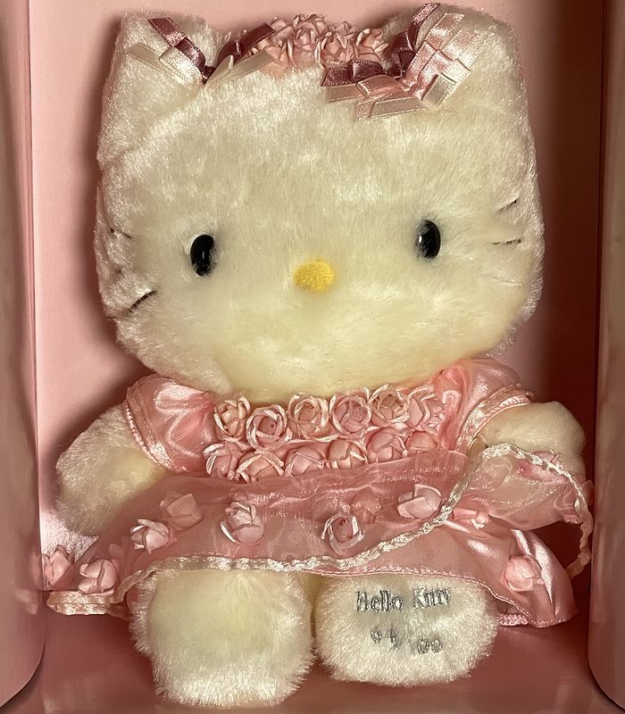 希少 ハローキティ24周年限定バースデードール特大ぬいぐるみ ローズ