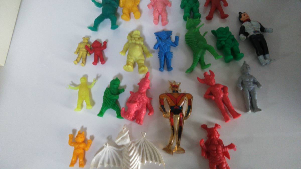 消しゴムサイズミニ怪獣など21体