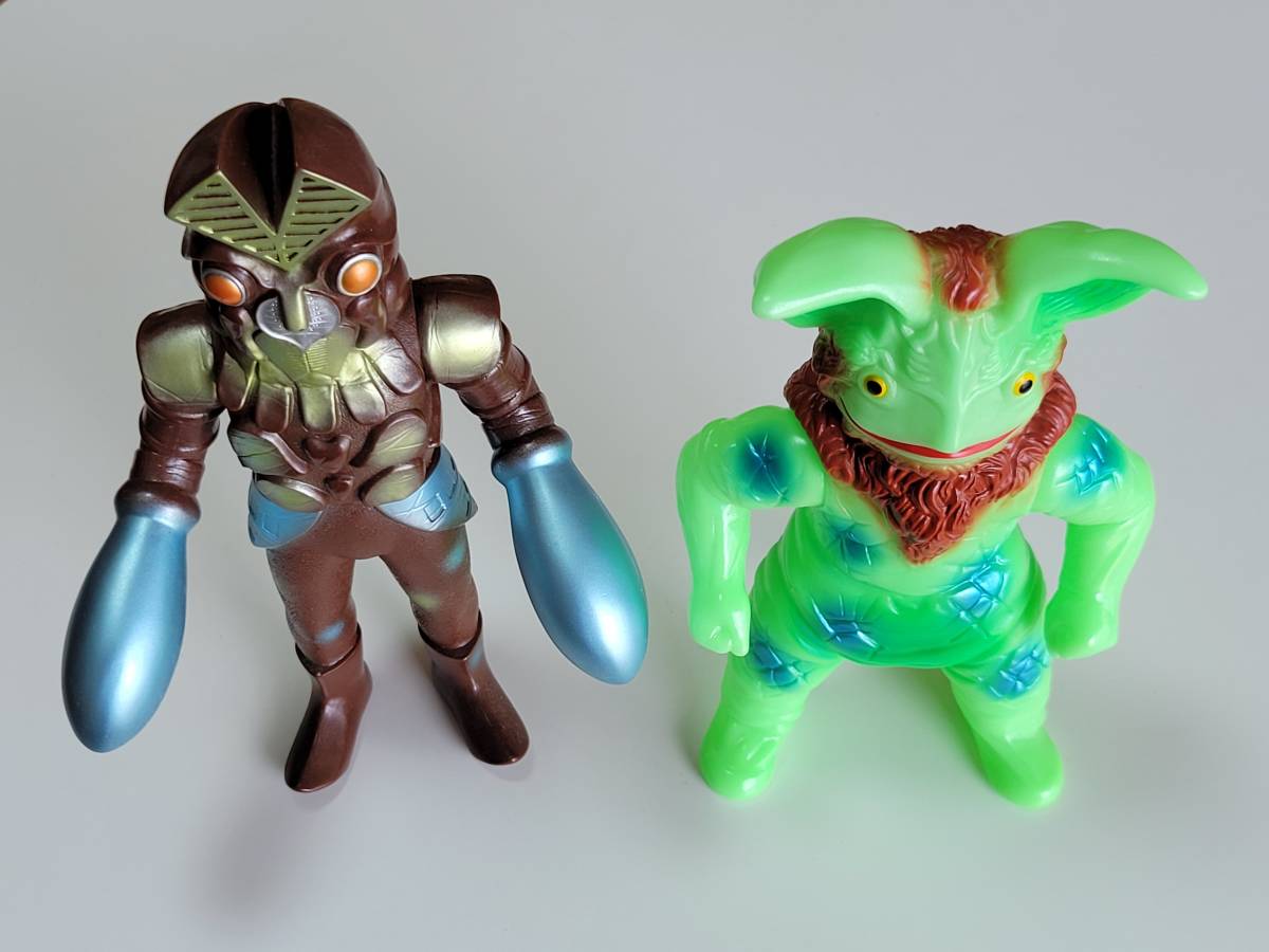 ウルトラファイト 怪獣郷 イカルス2000年 バルタン2001年 円谷 
