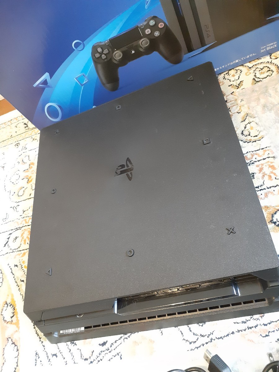 迅速配送 付属品完備 PS4 Pro CUH-7100B 1TB 本体一式 送料無料 動作品 