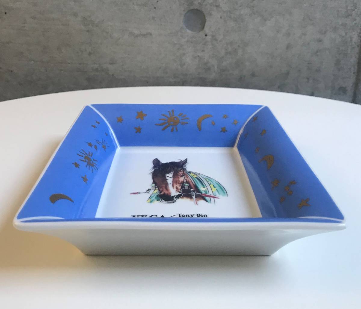 ☆超レア！1993年 非売品「 競走馬 VEGA 桜花賞・オークス 2冠記念品 