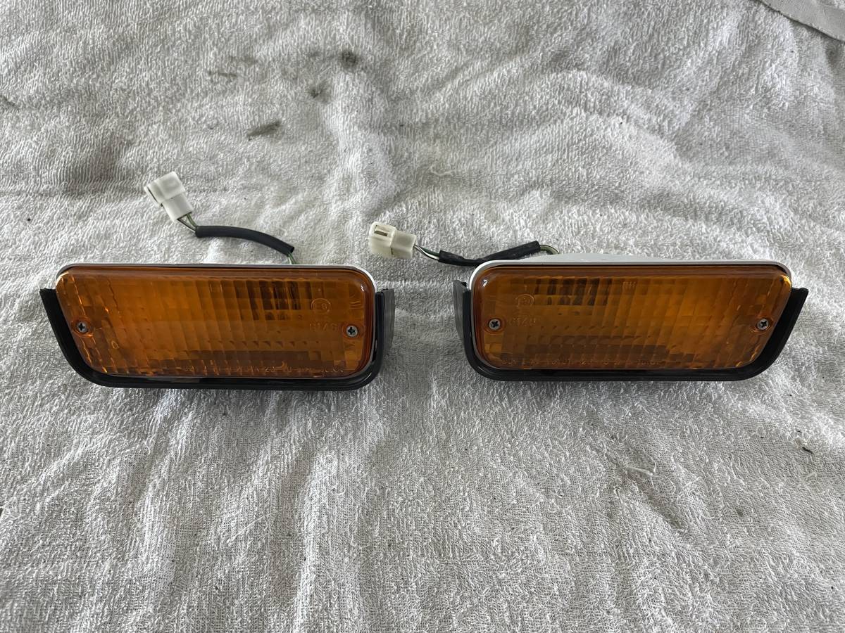 TT131☆T130☆t13#コロナ　フロントウィンカー　超美品　磨き無しでこのツヤ感　旧車　当時物　トヨタ純正