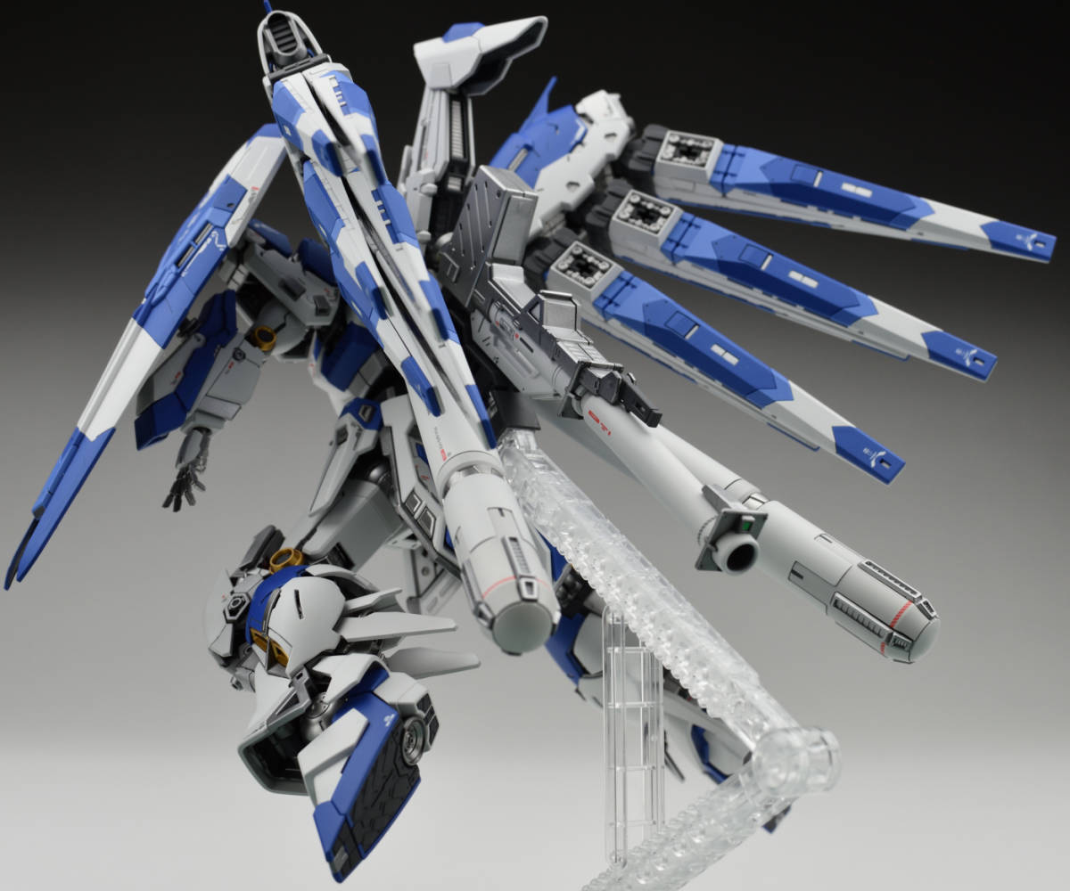 RG 1/144 RX-93-ν2 Hi-νガンダム 塗装済み完成品 RG 1⁄