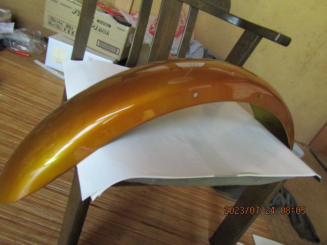 カワサキ７５０ｓｓ純正フロントフェンダー中古品きれいかも