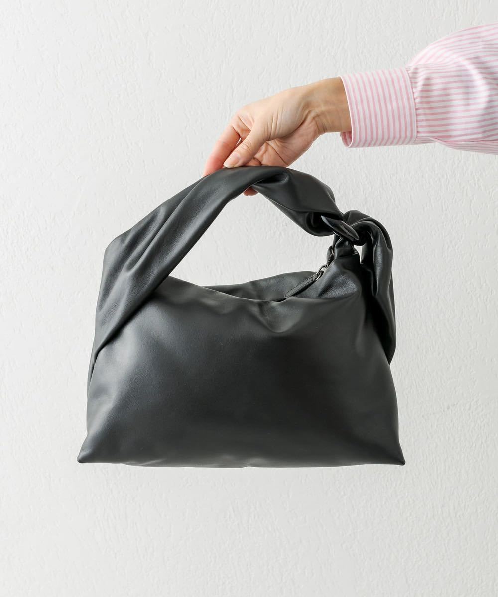 新品【ear PAPILLONNER】《牛革》リング樹脂トライアングルバッグ