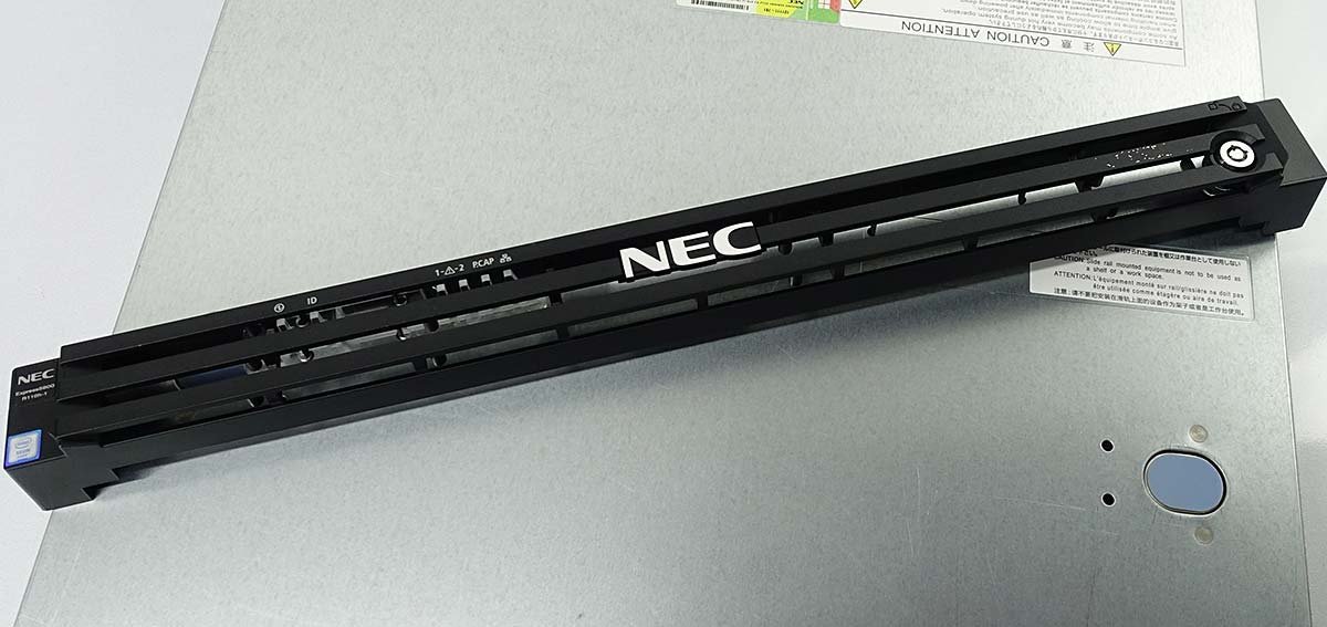 ラックサーバー NEC Express5800/R110h-1 N8100-2322Y/E3-1220 v5/メモリ24GB/HDD300GBx3 SAS/OS無/1U/サーバ S072417 NEC Express5800⁄R110h-1 | v5 N8100-2322Y⁄E3-1220 NEC、奥行き1⁄2の1Uラック型サーバ「Express5800⁄i110Ra-1h」を