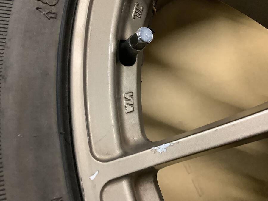 ENKEI RIVAZZA エンケイ ホイール&スタッドレスタイヤ 4本セット 17×7J 