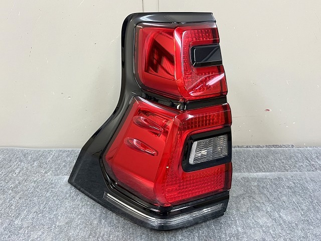 ランドクルーザープラド TRJ150W GDJ150W/GDJ151W 後期 純正 左テールライト/左テールランプ STANLEY 60-268 ▼29376/F5/あ