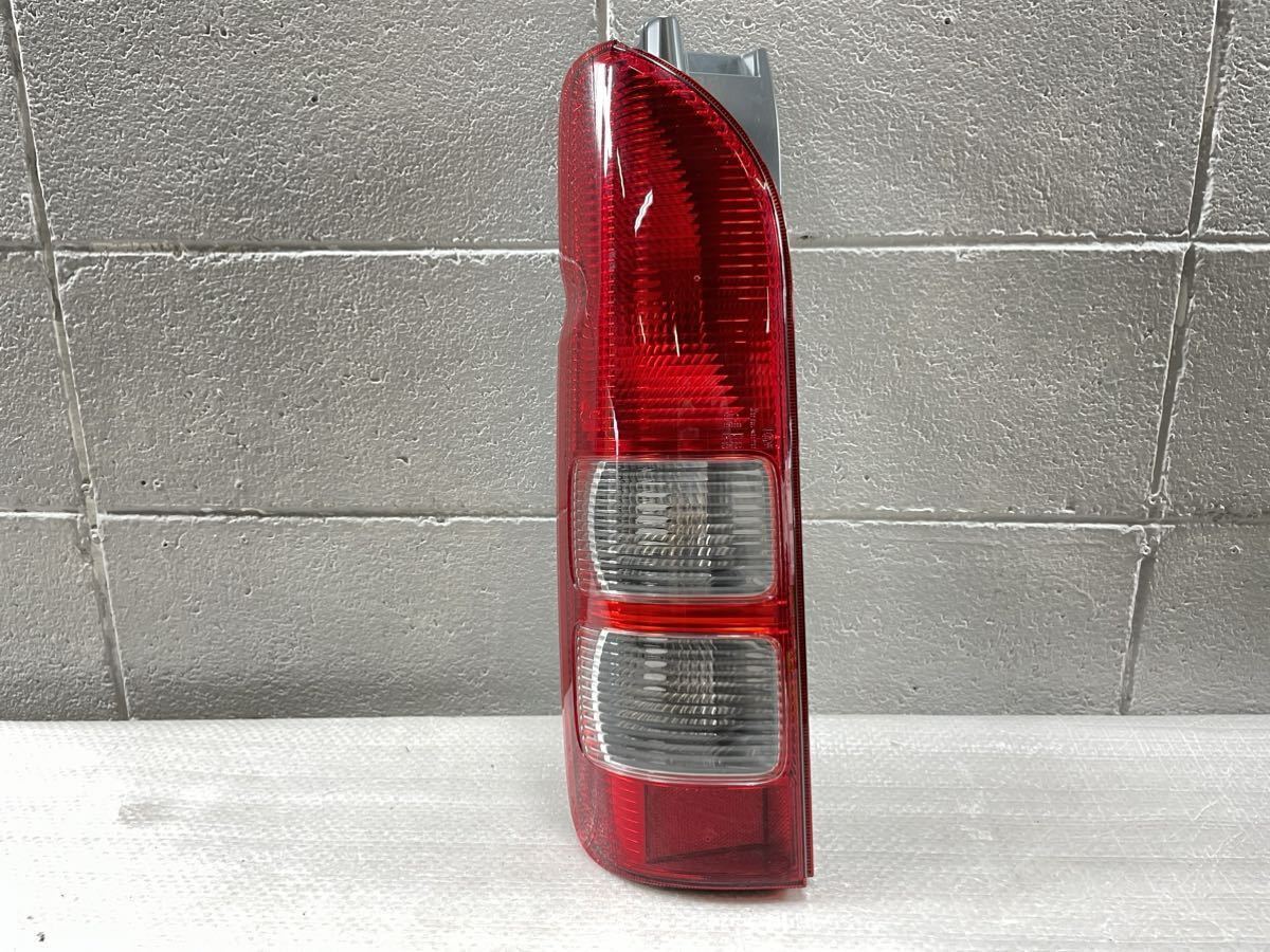 R50726 ハイエース 200系 1型 2型 3型 純正 テールランプ 左 KOITO 26-120 81561-26201 取り付け破損無し
