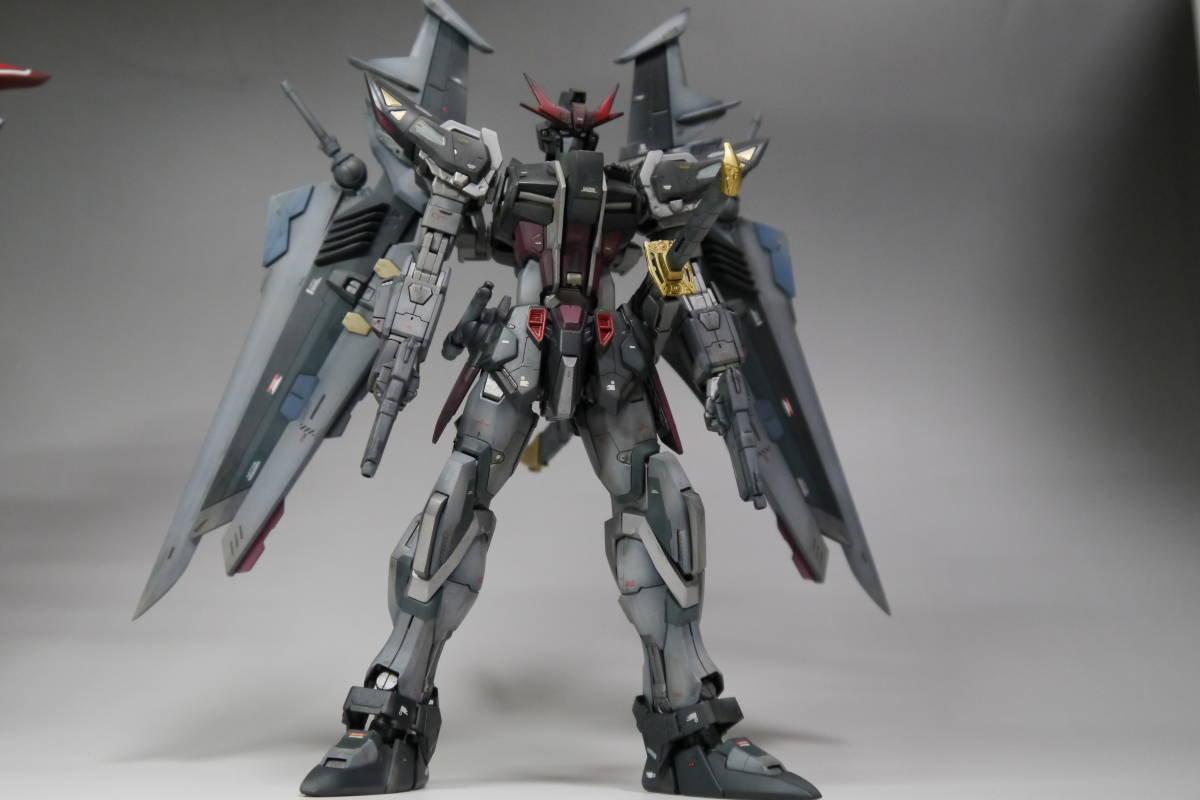 ガンプラ 完成品 1/100 MG ストライクノワール 全塗装ミキシング作品 