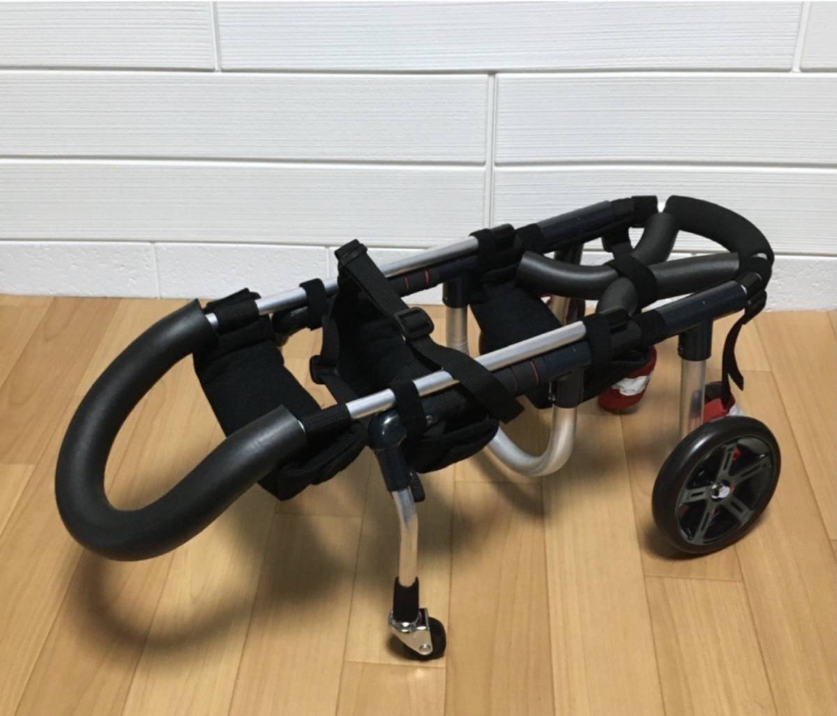 ○ミニチュアダックス○犬の車椅子 小型犬用4輪車いす 顎乗せ付～9kg位