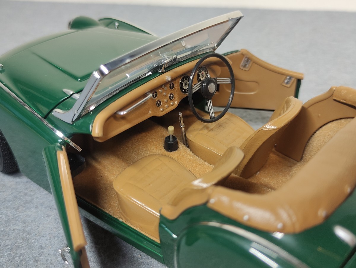 TRIUMPH 京商　1/18　ダイキャストモデル TR3A 京商 1⁄18 ミニカー TRIUMPH Kyosho | トライアンフ 1⁄18 Triumph