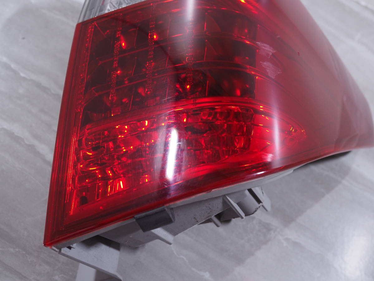 20系アルファード純正テールランプ外側 〇トヨタ アルファード ANH20W 純正 テールランプ(右) ユニット テール