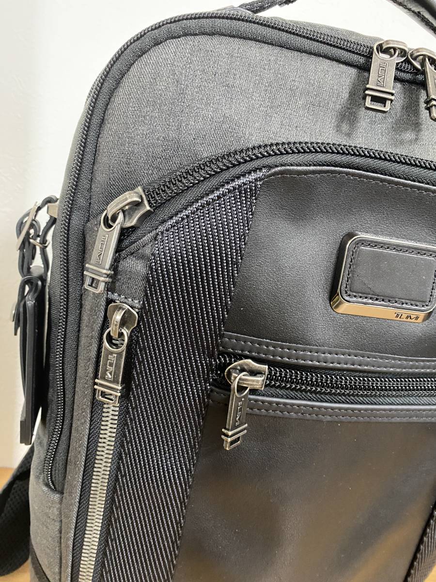 トゥミ デイヴィス バッグパック リュック グレー/ブラック 新品同様