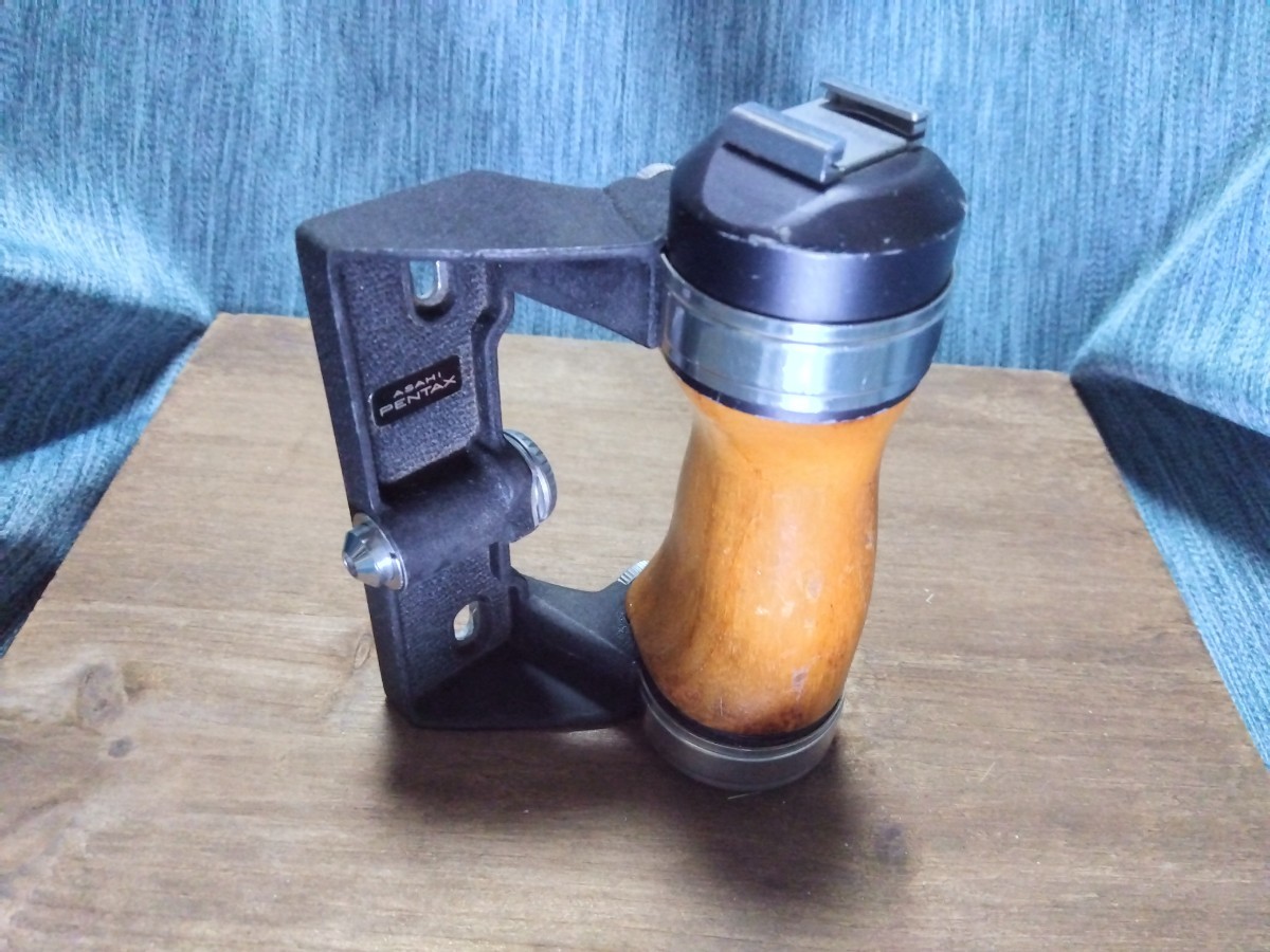 赤字超特価，高品質】 PENTAX67木製グリップ中古品