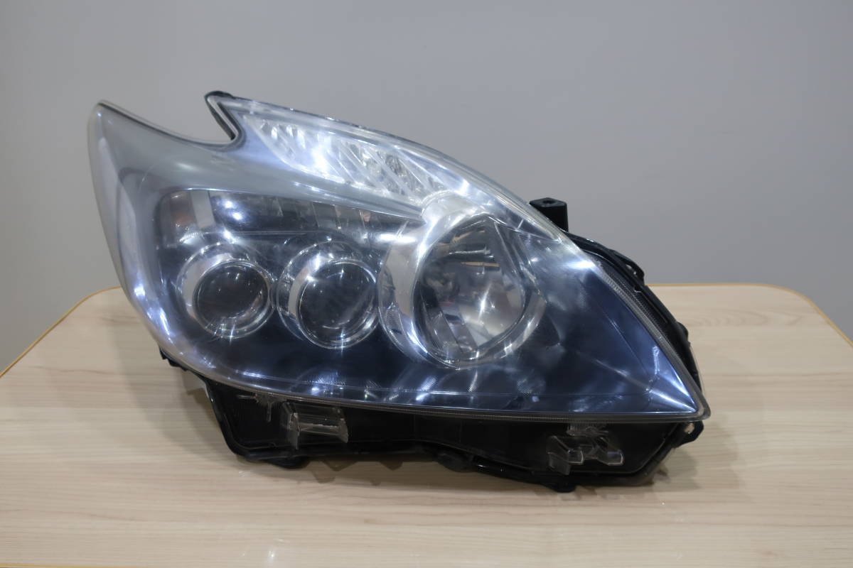 ☆5809☆　　プリウス　ZVW30　LED　ヘッドライト　左右　47-30 プリウス ZVW30 30系 日本職人加工品 デイライト プリウス(ZVW30)のヘッドライトバルブ・ポジションランプ
