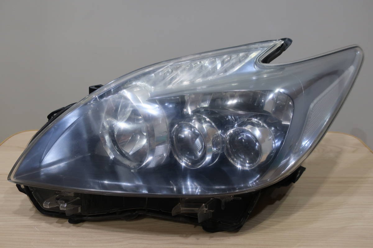☆5809☆　　プリウス　ZVW30　LED　ヘッドライト　左右　47-30 プリウス ZVW30 30系 日本職人加工品 デイライト プリウス(ZVW30)のヘッドライトバルブ・ポジションランプ