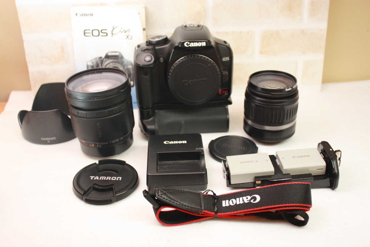 キヤノンEOS Kiss x2 ダブルレンズキット デジタル一眼レフカメラ