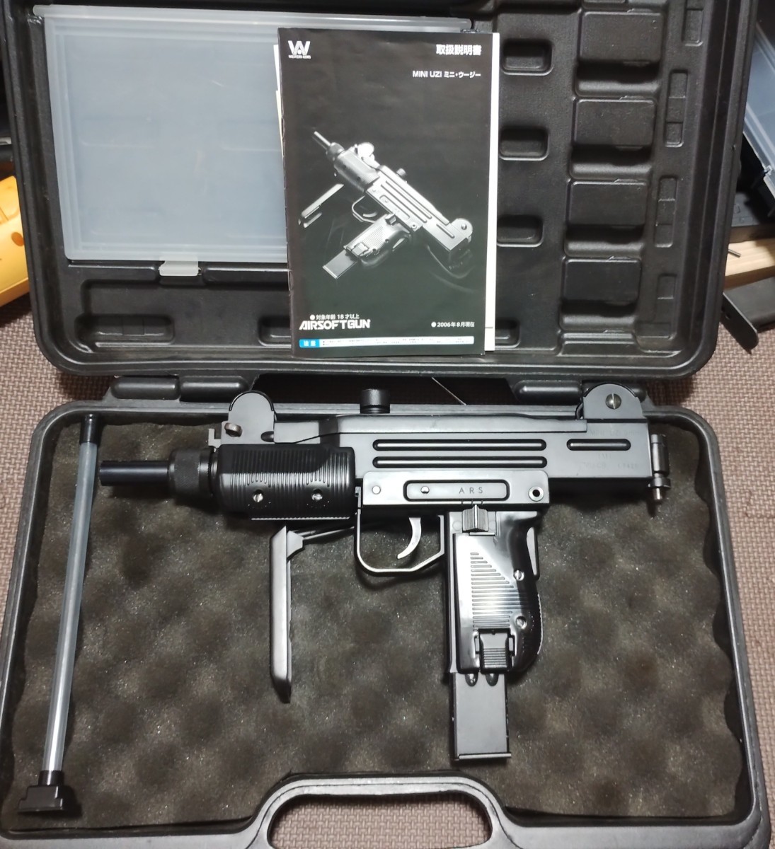 レオレオ WA ミニUZI ガスブロ／美品・ケース・マガジン付 レオレオ WA