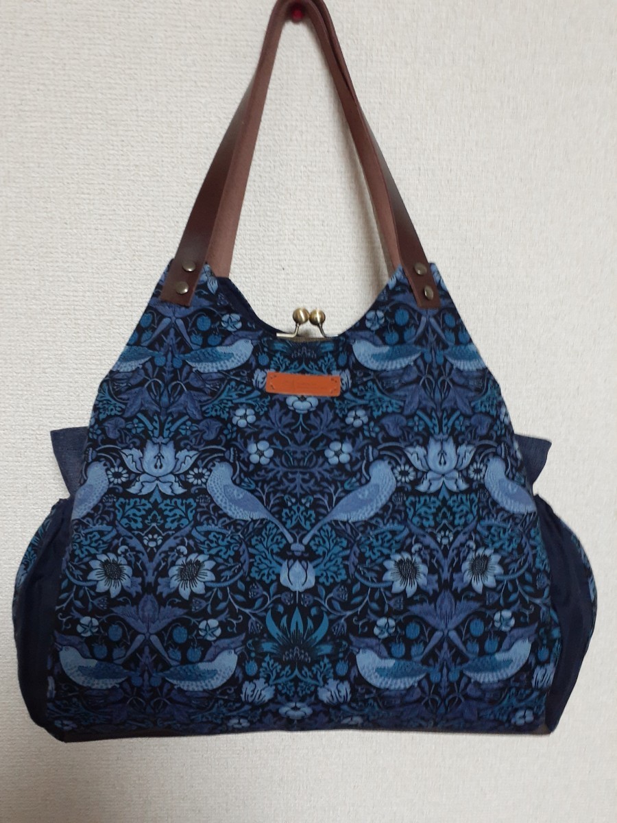 出品取り下げ間近　新品ハンドメイド　がま口付き蛇腹￼バッグ　マイリトルテイラー ☆ハンドメイド☆素敵なあおりがま口バック☆ウィリアムモリス いちご泥棒