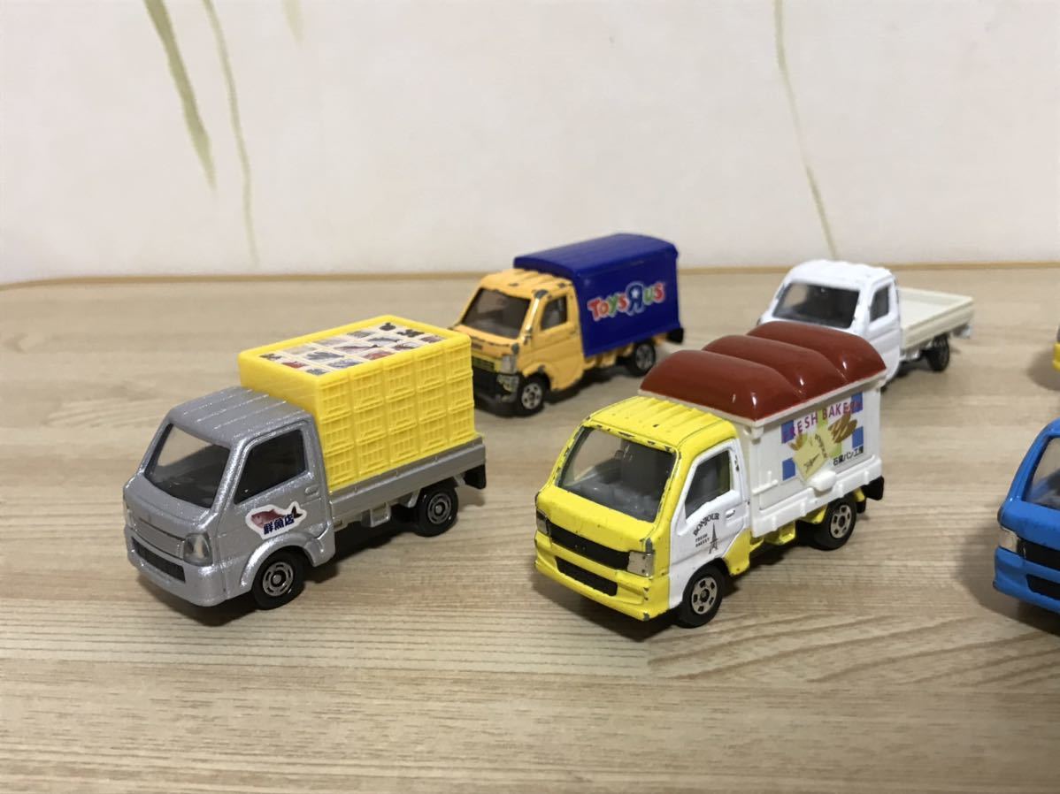 送料無料　1/64等　トミカ　スズキ キャリィ スバル サンバー 軽トラック ミニカーセット　TOMICA SUZUKI CARRY SUBARU SAMBAR カスタムに