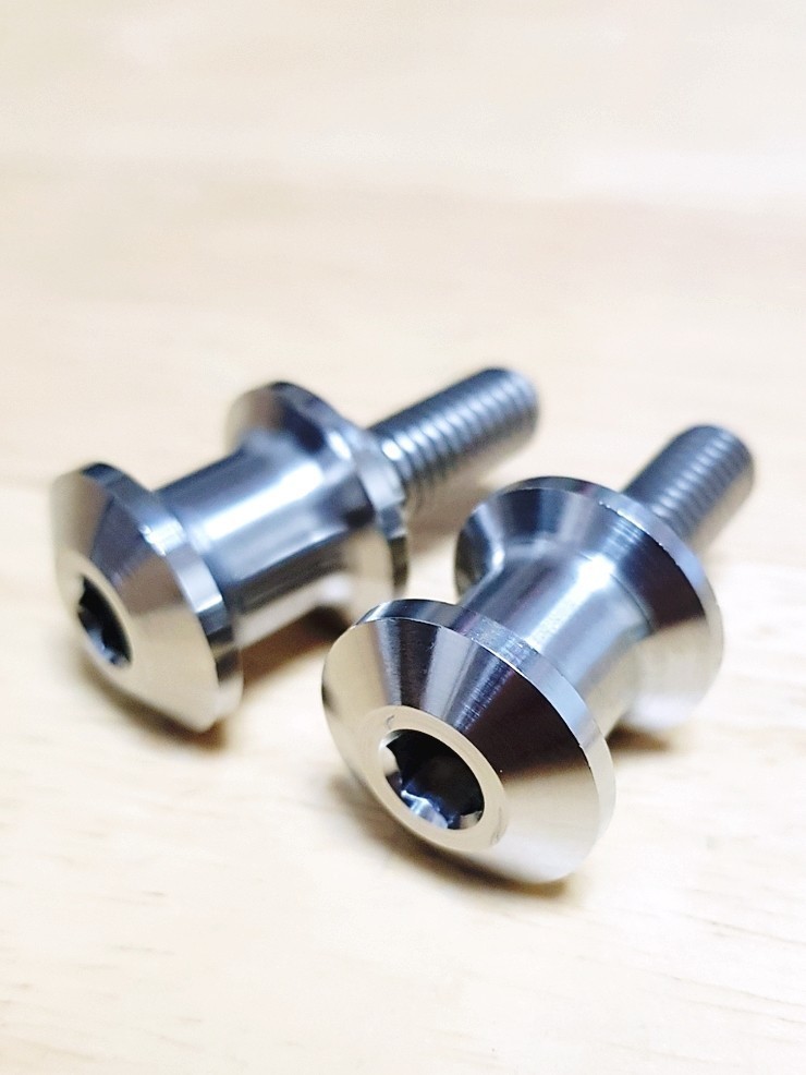 67-D ◆ ホンダNSR250チタン合金スイングアームスプールセット（リアスタンドフックボルト）。 国産及びヨーロッパバイクの大半に互換～！