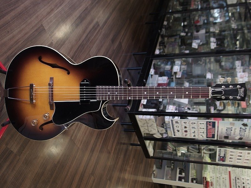 高品質，HOT アーチトップトリビュート Archtop Tribute AT101 Classic フルアコ(本体)｜売買されたオークション情報、yahooの商品情報をアーカイブ公開 - オークファン 本体
