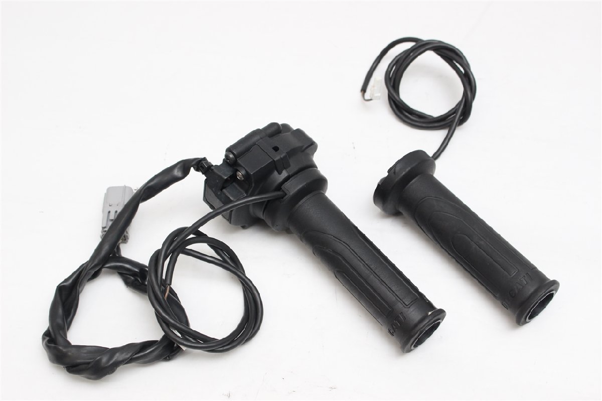 DUCATI　スーパースポーツS　937　2019年◆スロットルワイヤー　グリップヒーター◆ZDMVA01JAKB007