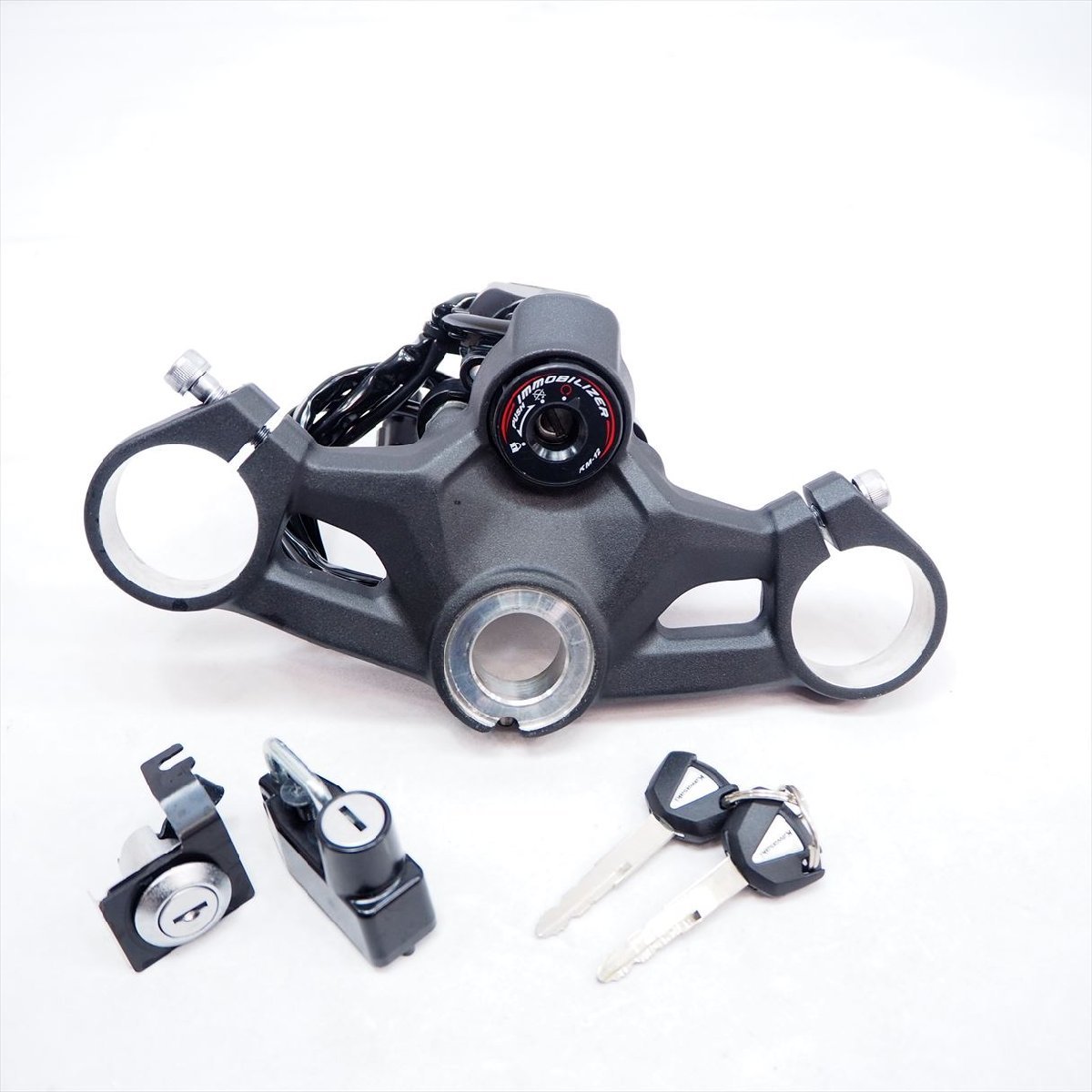 Ninja ZX-25R ZX250E-A17 22年外し純正メインキー ヘルメットホルダー