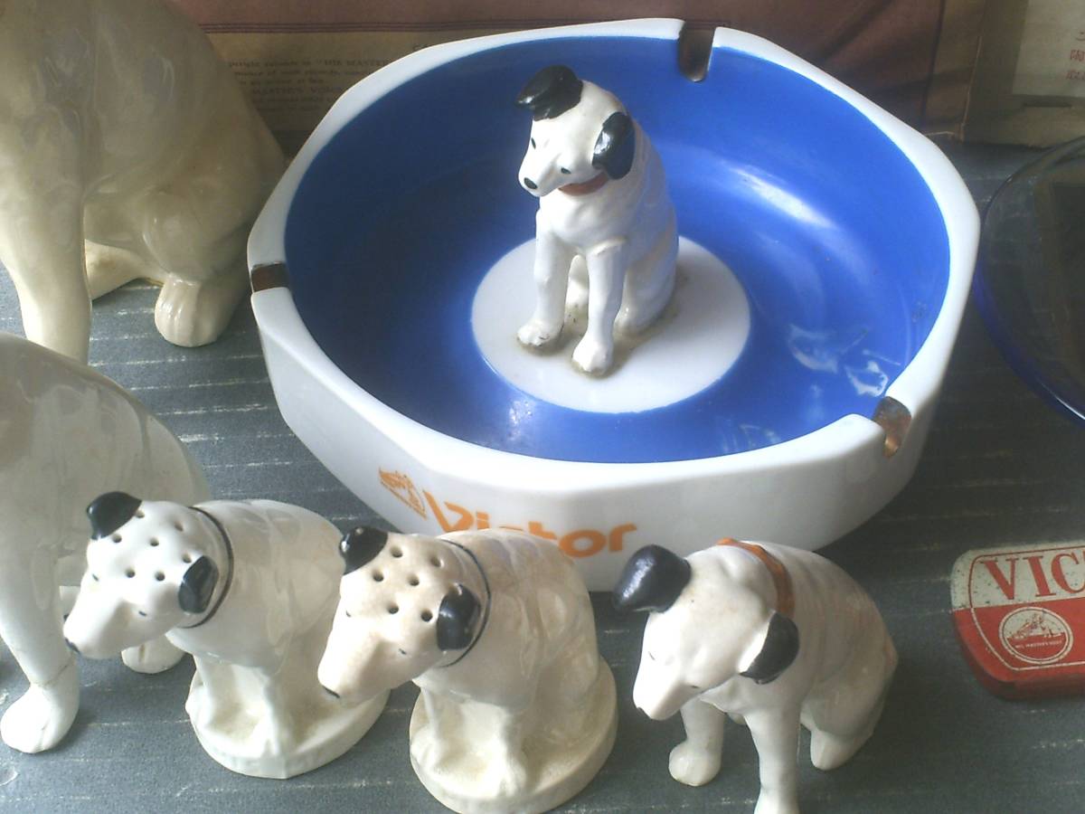 昭和レトロ【ビクター犬・ニッパー（陶器製置物5点・灰皿2点 