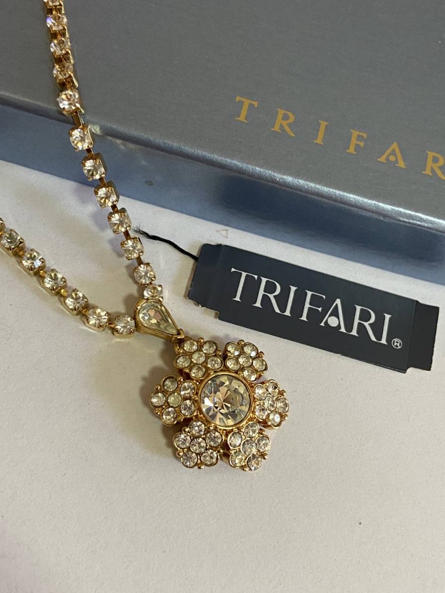 未使用 箱付 TRIFARI トリファリ ラインストーン フラワーモチーフ