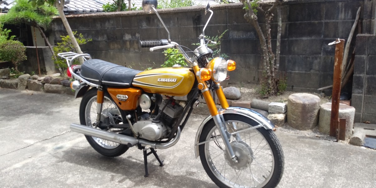 いにしえの カワサキ 90-SS 要メンテナンス いにしえの カワサキ 90-SS