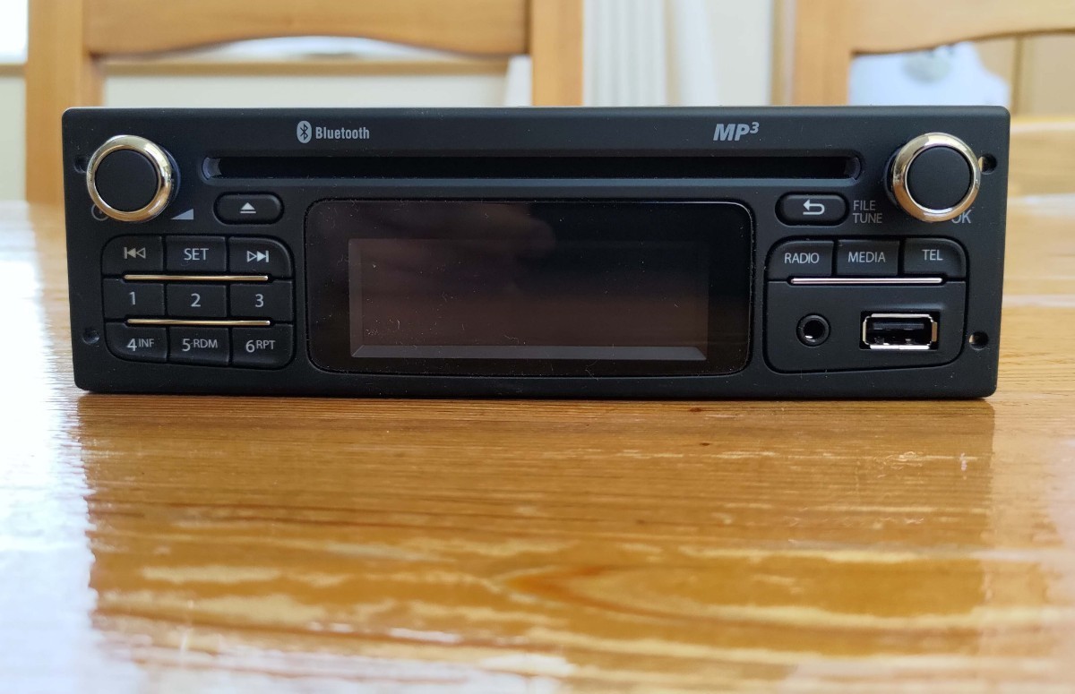 未使用】カングー2(後期)純正 Bluetooth MP3カーステレオ パーツ