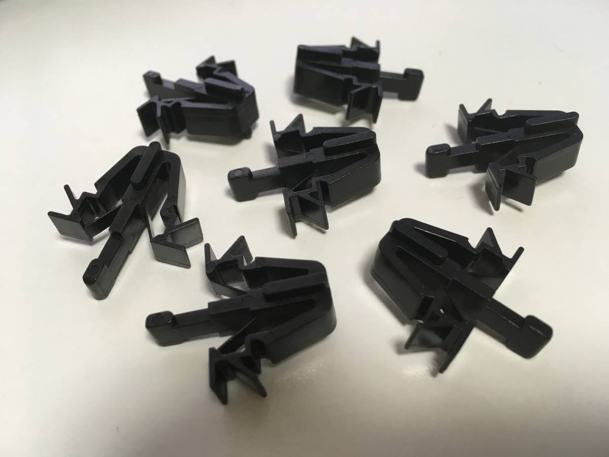 ハイラックスサーフ 185 フロントグリル取付クリップ_1