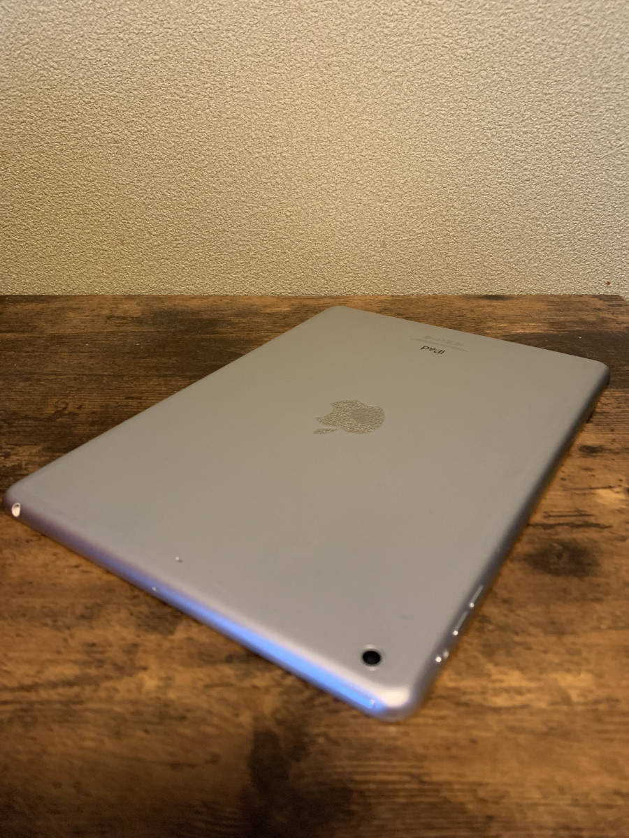 Apple iPad Air 第1世代 Wi-Fiモデル 32GB シルバー 美品 初期化済み