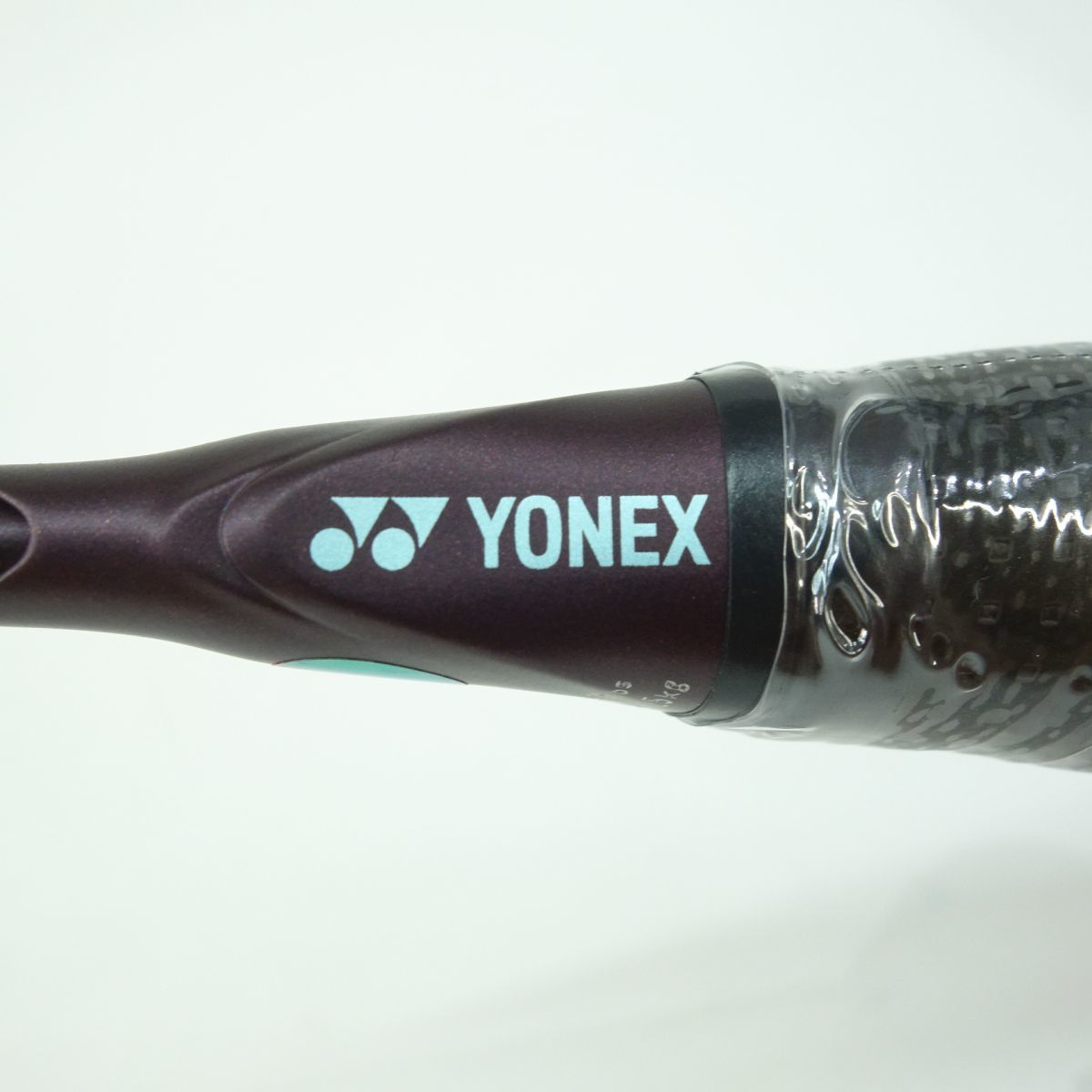 116 【未使用】YONEX/ヨネックス AX100ZZ-821 アストロクス100ZZ 4U6 