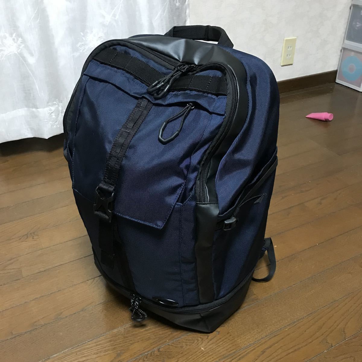 美品】OAKLEY オークリー リュック デイパック ネイビー(かばん 