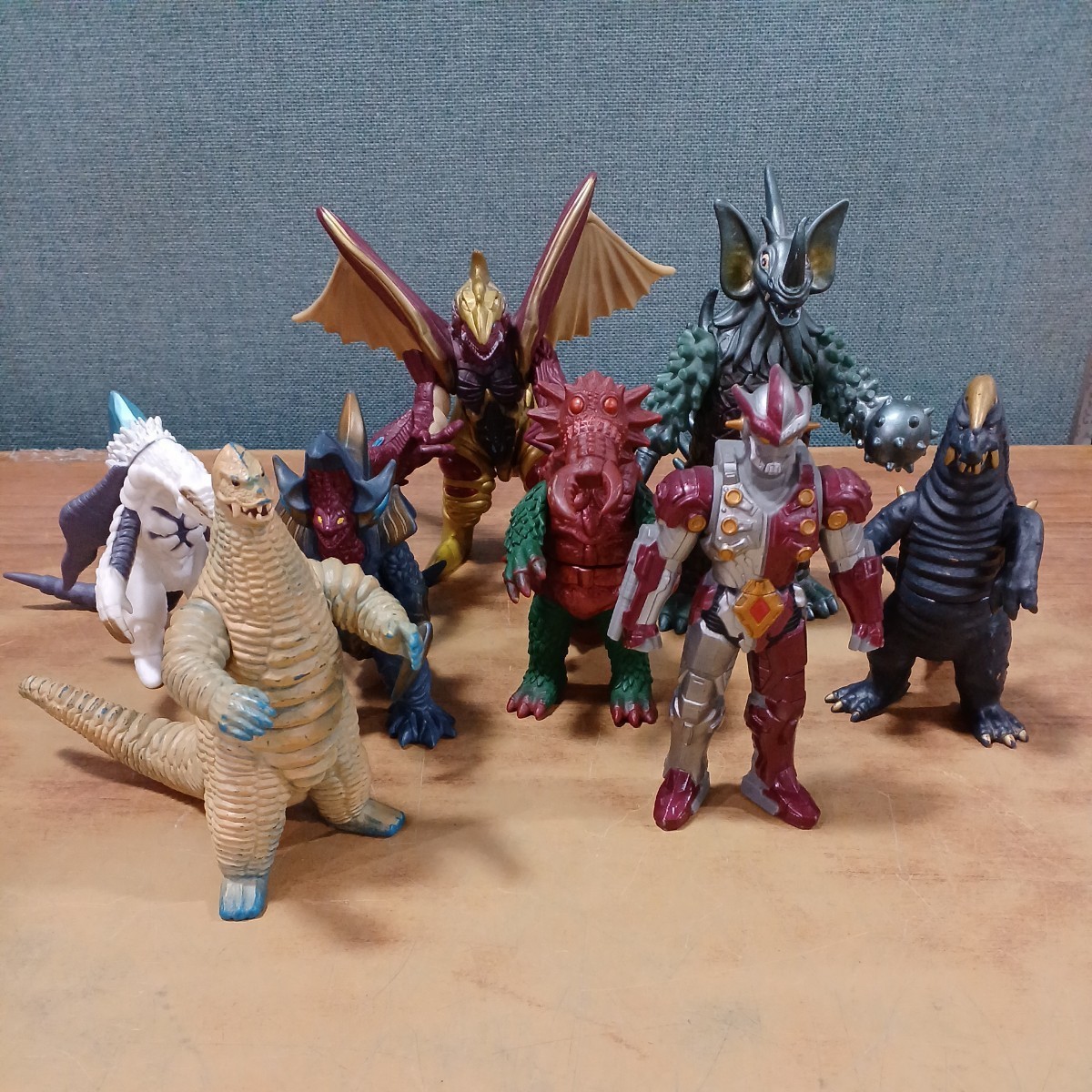 円谷プロウルトラマンシリーズ 怪獣ソフビセット 107体 【公式通販】