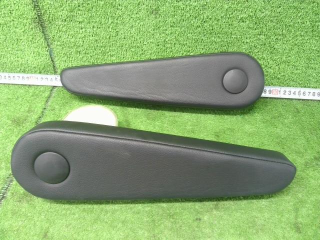 ステップワゴン DBA-RK5 アームレスト　ひじ掛け NH737M