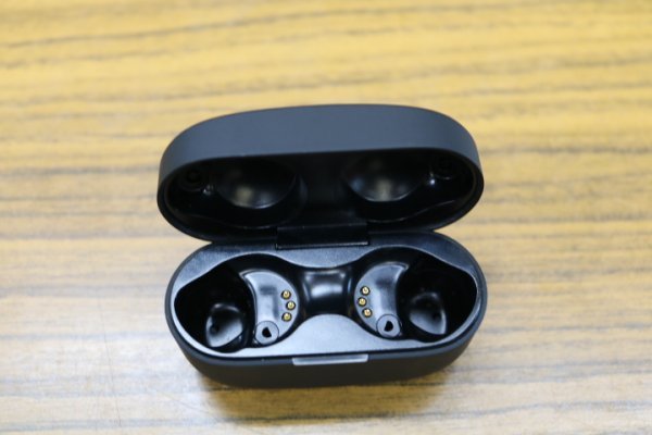 【人気セール，HOT】 SONY　ケースのみなので　いちようジャンク扱い　WF-1000XM4