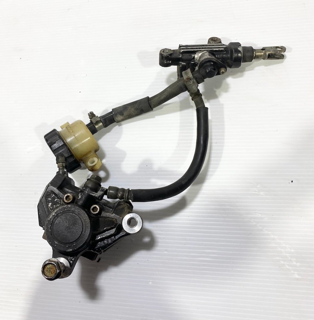 【最新作，お得】 ヤマハ RZ250RR 29L-0441 リアブレーキ キャリパー マスター B BNG(キャリパー)｜売買されたオークション情報、yahooの商品情報をアーカイブ公開 - オークファン ヤマハ用