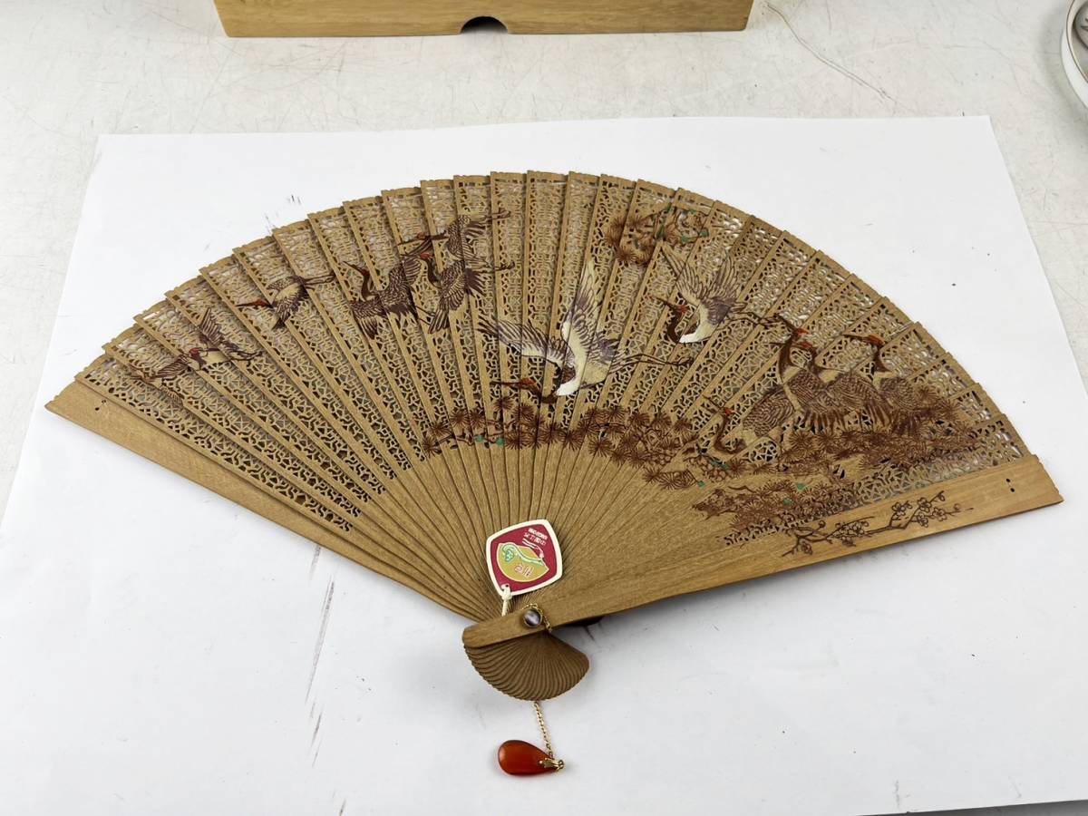 蘇州 高級 檀香扇 天然 石付 扇子 鶴 透彫 細工 彫刻 手彫り 白檀 服飾 