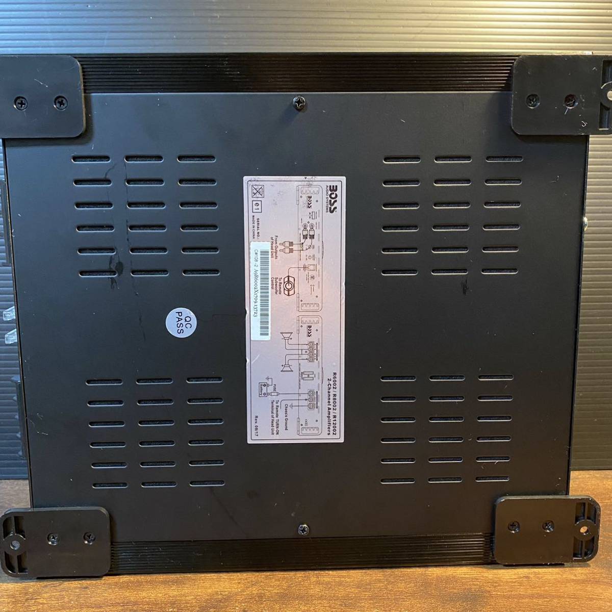 BOSS RIOT R6002 1200W アンプ .: 2chアンプ 600W×2ch