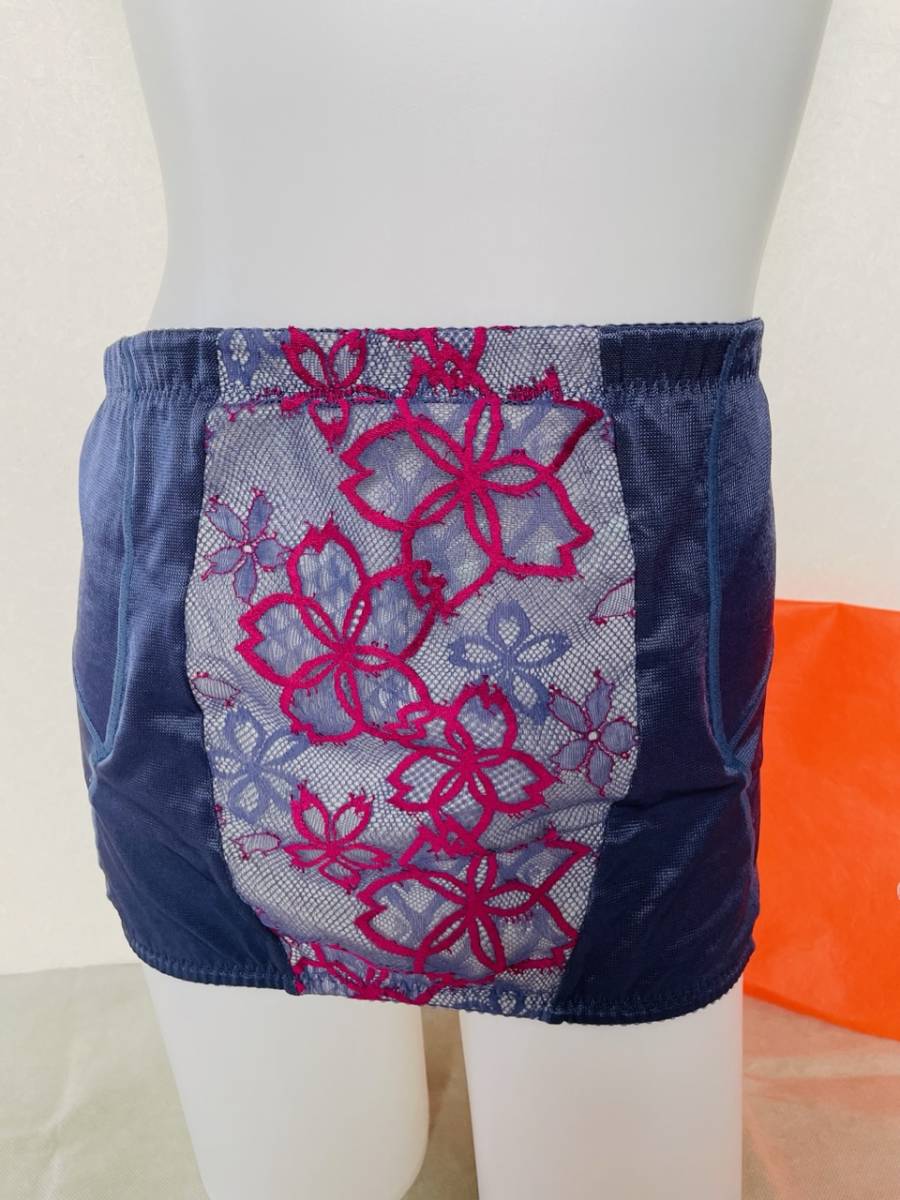 美品 マルコ MARUKO ベルアージュ アヴァンセ サクラ ショートガードル EQ90 ブルー 大きい 補正下着 ホームクリーニング済み