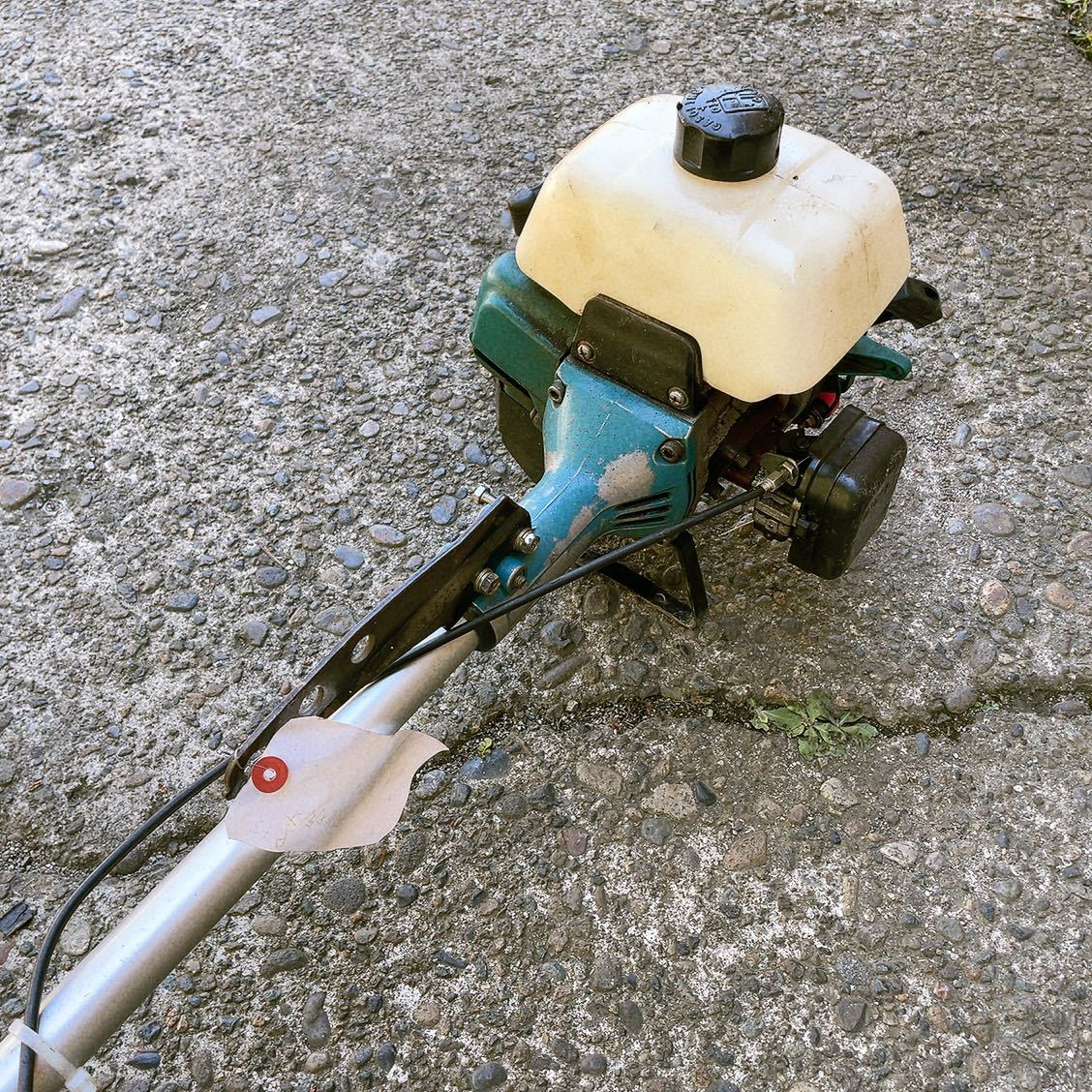ジャンク 動作未確認 草刈機 マキタ makita EM350 35cc 刈払機 農機具 