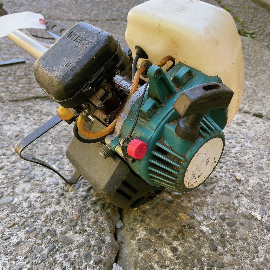 ジャンク 動作未確認 草刈機 マキタ makita EM350 35cc 刈払機 農機具 