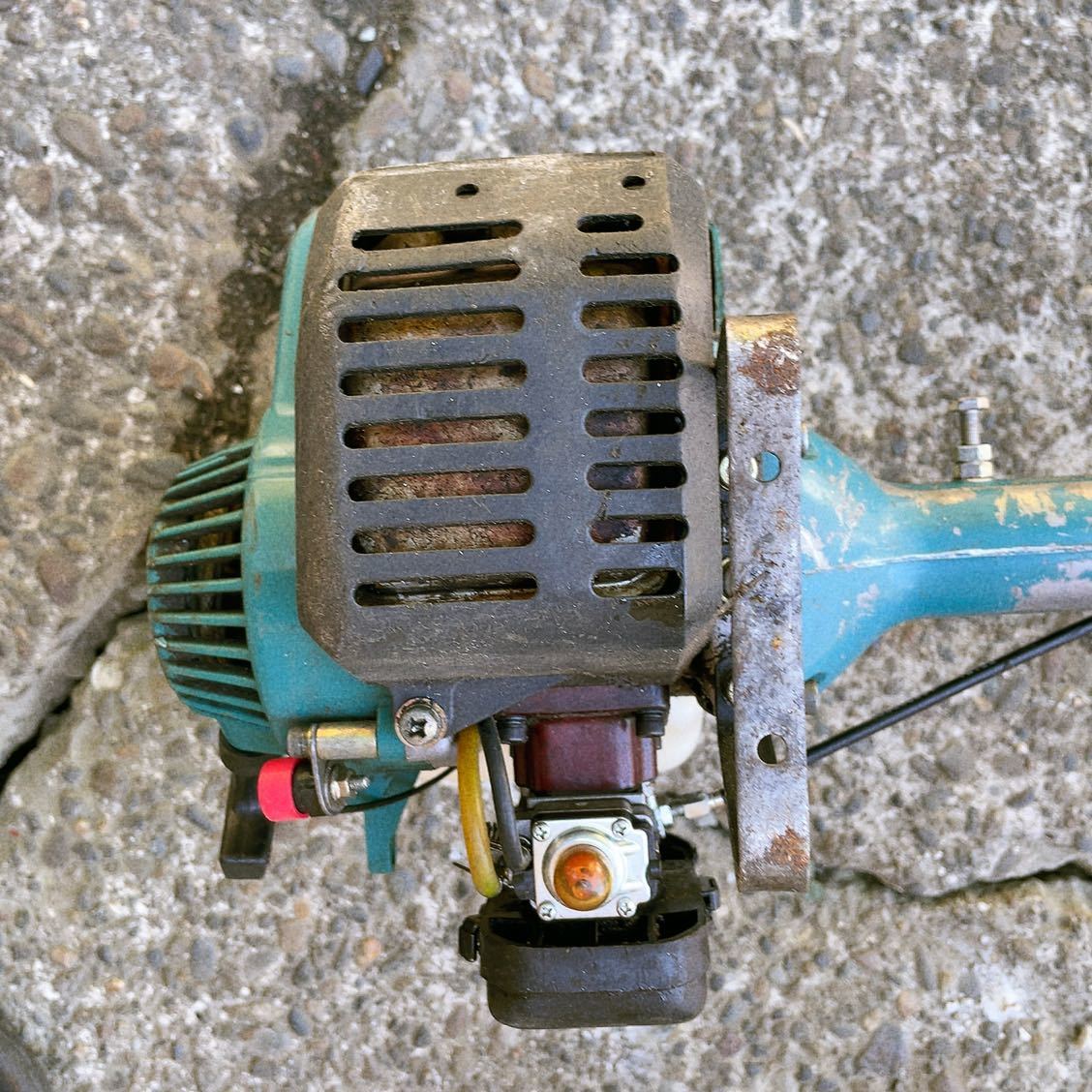 ジャンク 動作未確認 草刈機 マキタ makita EM350 35cc 刈払機 農機具 