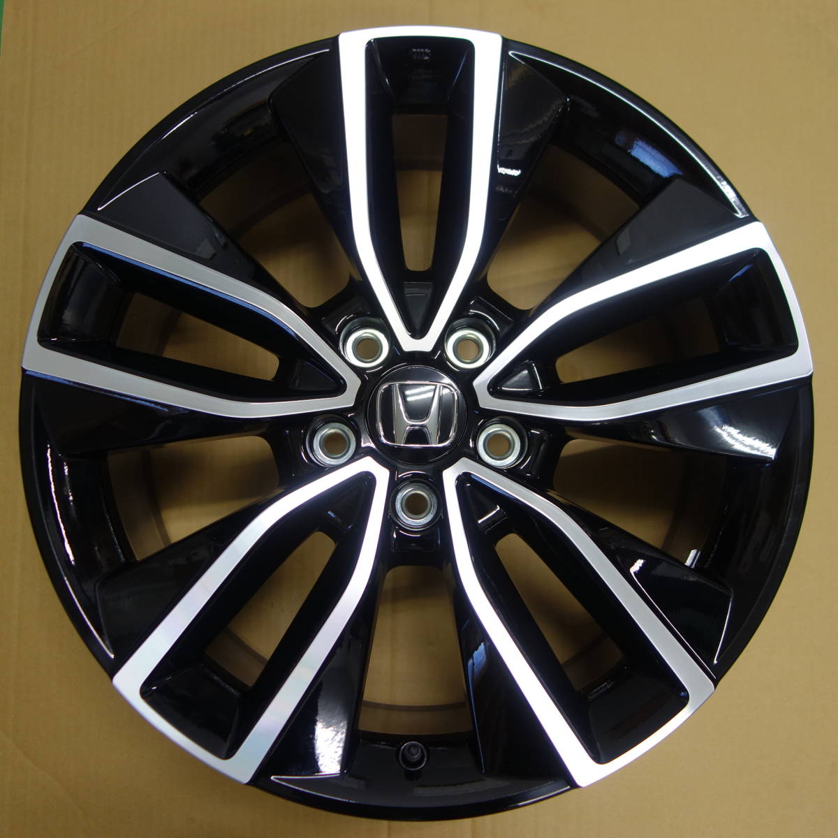 ★ 新車外し 送料1200円～ ホンダ 新型 RV系 ヴェゼル 純正 18インチ アルミホイール 1本 送料安い ⑤ ENKEI 日本製