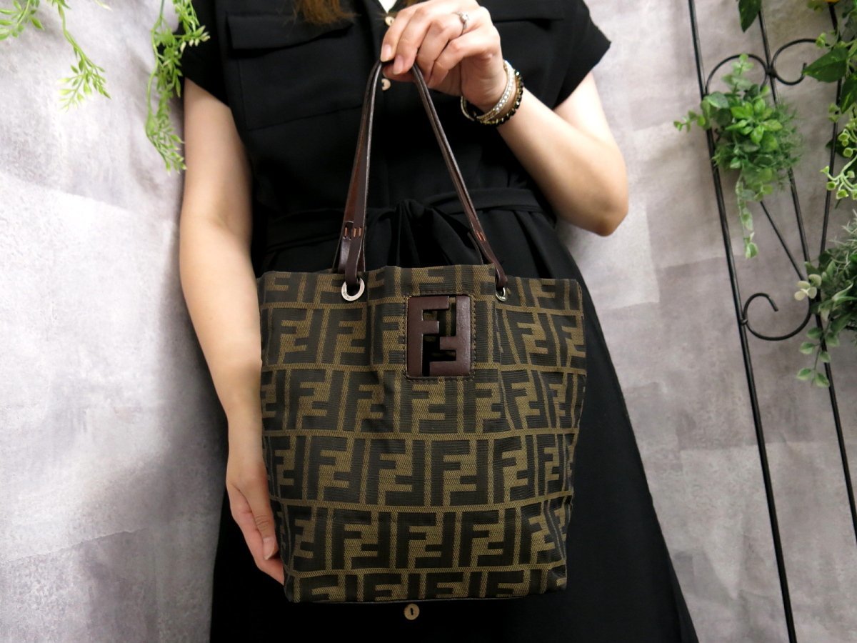 フェンディ FENDI ズッカ柄 ○超美品○FENDI フェンディ○ズッカ 