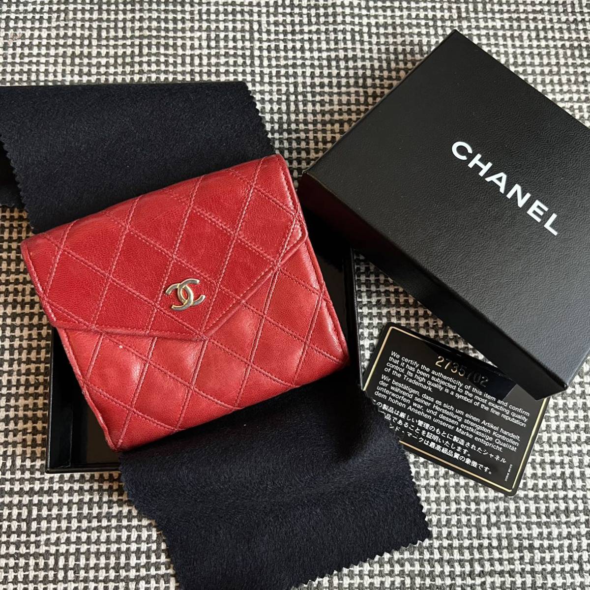CHANEL ラムスキン二つ折り財布 レッド ココマーク CHANEL シャネル マトラッセ 二つ折り財布 レッド ラムスキン ココ